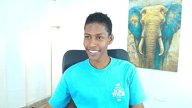 Snapshot of maiki18_ chatting on 10.03.25 maiki18  online show from 10.03.25