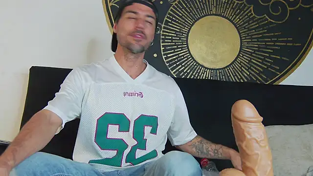 Snapshot of Adam_MillanFF chatting on 01.12.26 Adam MillanFF online show from 01.12.26