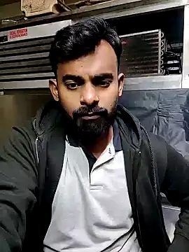 Snapshot of rayhan085 chatting on 12.18.24 rayhan085 online show from 12.18.24