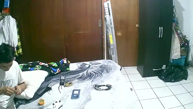 Snapshot of jperezofficial1 chatting on 09.29.25 jperezofficial1 online show from 09.29.25