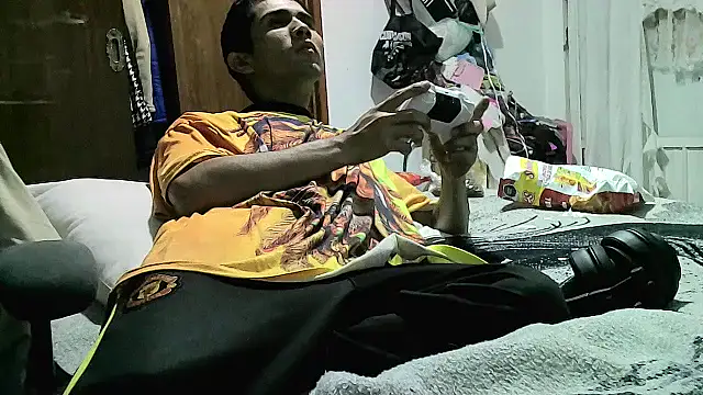 Snapshot of jperezofficial1 chatting on 10.04.25 jperezofficial1 online show from 10.04.25