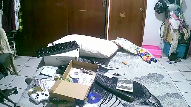 Snapshot of jperezofficial1 chatting on 10.05.25 jperezofficial1 online show from 10.05.25