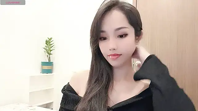 Snapshot of Sugar2k5 chatting on 11.27.25 Sugar2k5 online show from 11.27.25