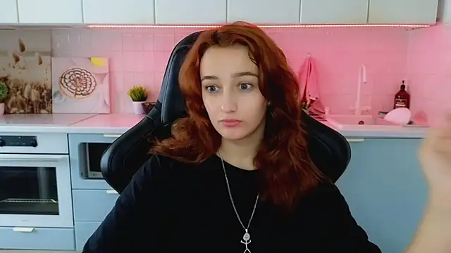 Snapshot of Sinty_Noria chatting on 07.30.26 Sinty Noria online show from 07.30.26
