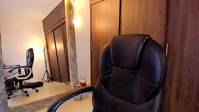 alikahouston4 online show from 09.22.25