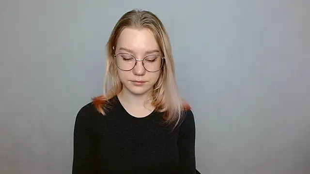 Snapshot of cindi_hot chatting on 01.05.25 cindi hot online show from 01.05.25