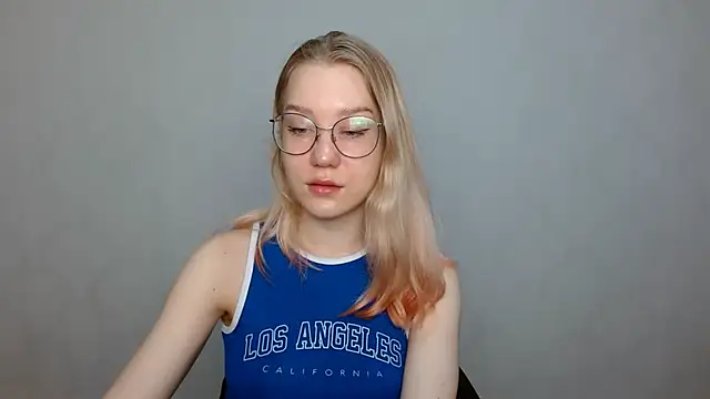 Snapshot of cindi_hot chatting on 02.02.25 cindi hot online show from 02.02.25