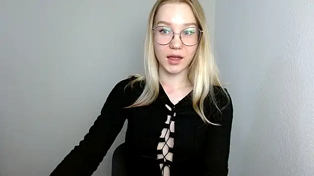 Snapshot of cindi_hot chatting on 03.14.25 cindi hot online show from 03.14.25