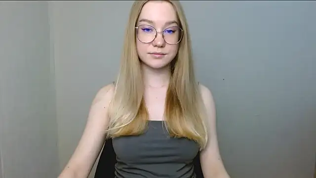 Snapshot of cindi_hot chatting on 04.04.26 cindi hot online show from 04.04.26