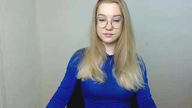 Snapshot of cindi_hot chatting on 04.20.26 cindi hot online show from 04.20.26