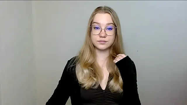 Snapshot of cindi_hot chatting on 04.30.26 cindi hot online show from 04.30.26