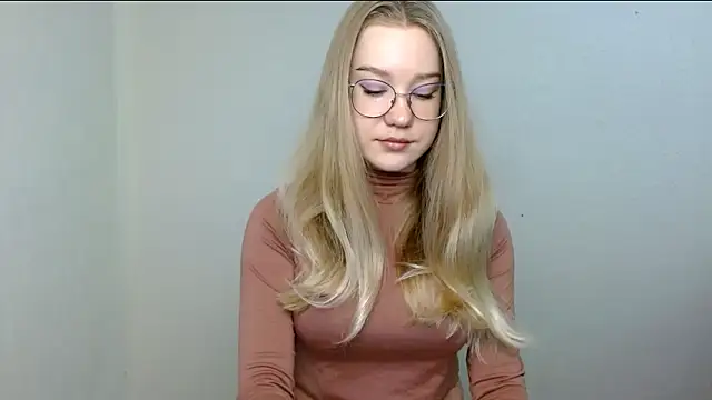 Snapshot of cindi_hot chatting on 05.29.26 cindi hot online show from 05.29.26