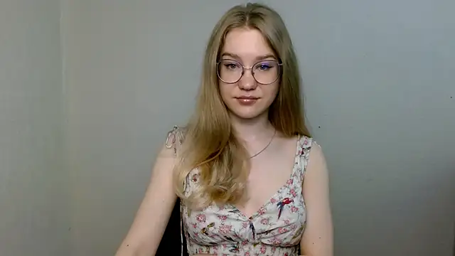 Snapshot of cindi_hot chatting on 06.09.26 cindi hot online show from 06.09.26