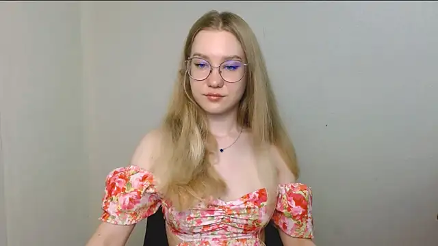 Snapshot of cindi_hot chatting on 07.07.26 cindi hot online show from 07.07.26