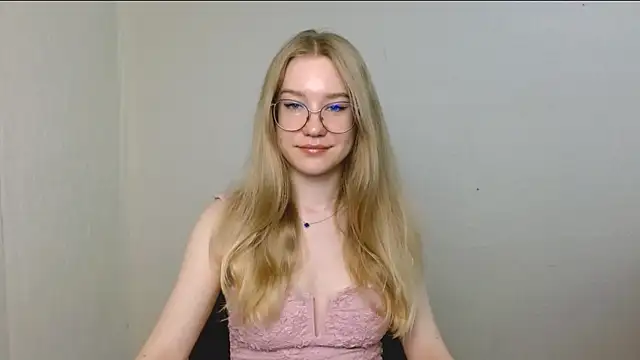 Snapshot of cindi_hot chatting on 07.11.26 cindi hot online show from 07.11.26