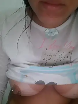 Snapshot of AmandaS2k chatting on 11.12.25 AmandaS2k online show from 11.12.25