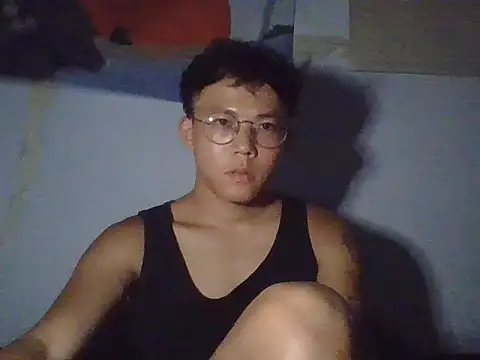 Snapshot of ZHIIz chatting on 10.05.25 ZHIIz online show from 10.05.25