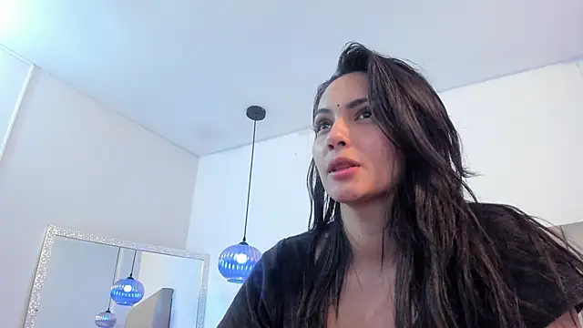 Snapshot of kareena_basu chatting on 03.12.25 kareena basu online show from 03.12.25