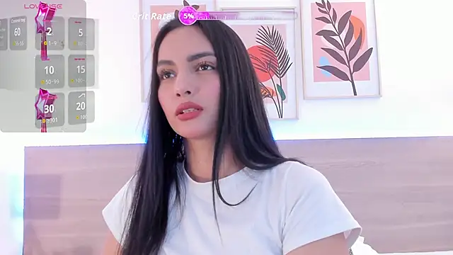 Snapshot of kareena_basu chatting on 11.27.25 kareena basu online show from 11.27.25