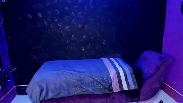 Alexa Slave online show from 02.06.25