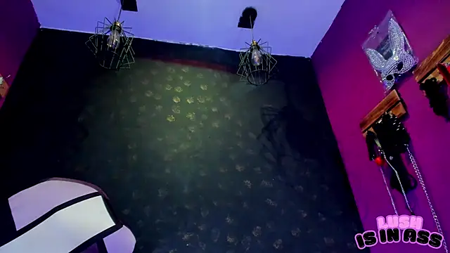 Alexa Slave online show from 04.28.26