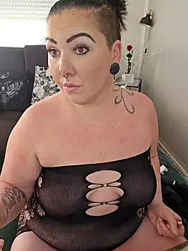 Snapshot of -BonnieBlack- chatting on 02.03.25 -BonnieBlack- online show from 02.03.25