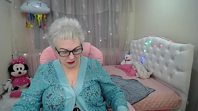 KayleSmoll online show from 01.23.25