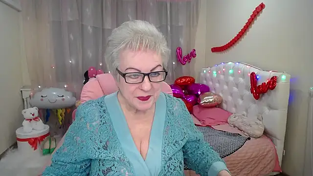 KayleSmoll online show from 02.04.25