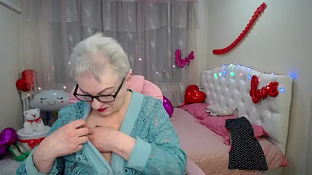 KayleSmoll online show from 02.11.25