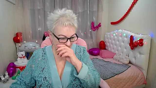 KayleSmoll online show from 02.15.25