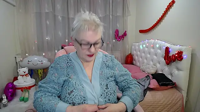 KayleSmoll online show from 02.22.25