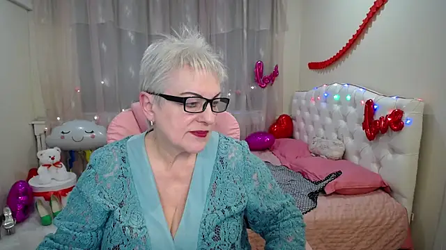 KayleSmoll online show from 02.26.25