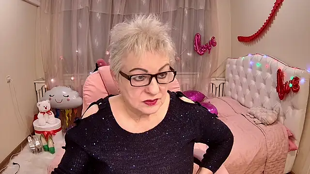 KayleSmoll online show from 03.18.25