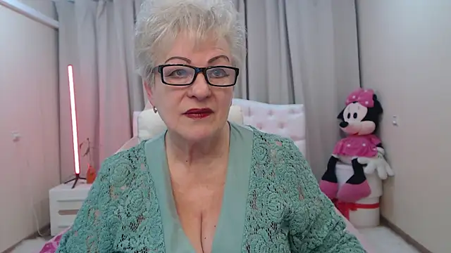 KayleSmoll online show from 05.01.26