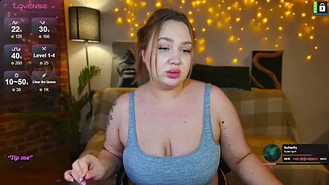 Snapshot of -LinaLove- chatting on 02.21.25 -LinaLove- online show from 02.21.25