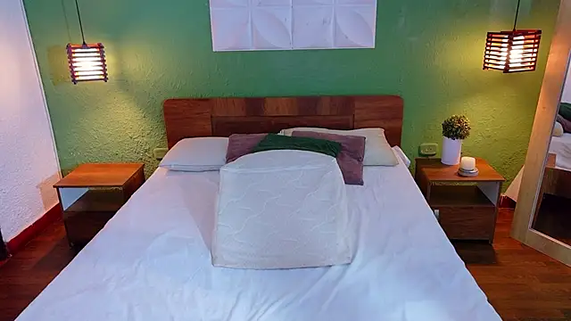 Shamiraa moore online show from 12.03.25