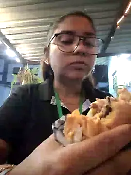 Snapshot of Sofythom1 chatting on 12.11.24 Sofythom1 online show from 12.11.24