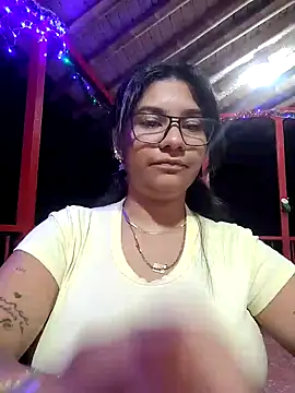 Snapshot of Sofythom1 chatting on 12.15.24 Sofythom1 online show from 12.15.24