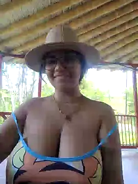 Snapshot of Sofythom1 chatting on 12.18.24 Sofythom1 online show from 12.18.24