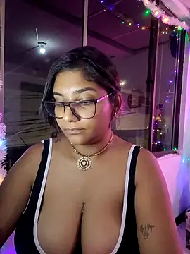 Snapshot of Sofythom1 chatting on 12.28.24 Sofythom1 online show from 12.28.24