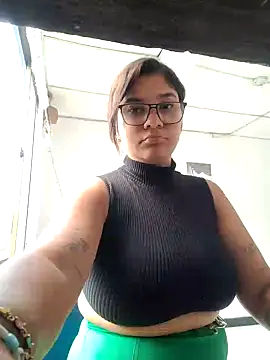 Snapshot of Sofythom1 chatting on 12.28.24 Sofythom1 online show from 12.28.24