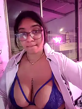 Snapshot of Sofythom1 chatting on 01.27.25 Sofythom1 online show from 01.27.25