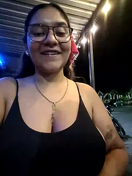 Snapshot of Sofythom1 chatting on 02.05.25 Sofythom1 online show from 02.05.25