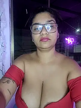 Snapshot of Sofythom1 chatting on 02.14.25 Sofythom1 online show from 02.14.25