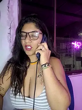 Snapshot of Sofythom1 chatting on 02.18.25 Sofythom1 online show from 02.18.25