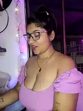 Snapshot of Sofythom1 chatting on 02.27.25 Sofythom1 online show from 02.27.25