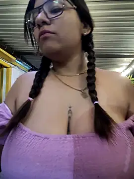 Snapshot of Sofythom1 chatting on 02.28.25 Sofythom1 online show from 02.28.25