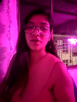 Snapshot of Sofythom1 chatting on 03.04.25 Sofythom1 online show from 03.04.25