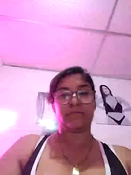 Snapshot of Sofythom1 chatting on 03.21.25 Sofythom1 online show from 03.21.25