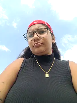 Snapshot of Sofythom1 chatting on 03.22.25 Sofythom1 online show from 03.22.25